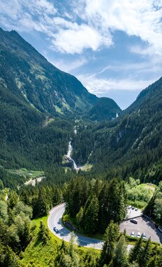 Gerlos Alpine Road, bend with a view of waterfalls | © gerlosstrasse.at/Michael Stabentheiner