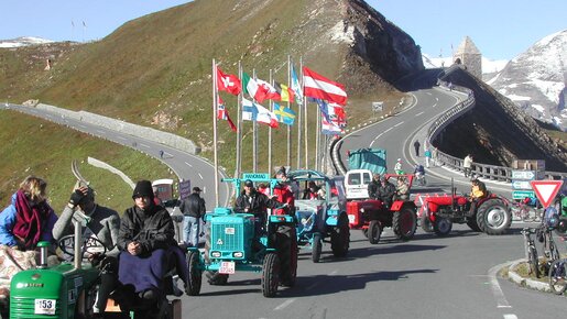 Grossglockner High Alpine Road, vintage-tractor WM | © grossglockner.at