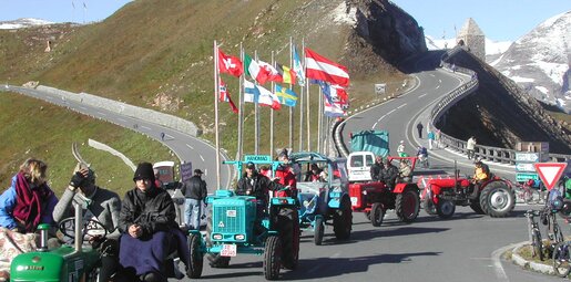 Grossglockner High Alpine Road, vintage-tractor WM | © grossglockner.at