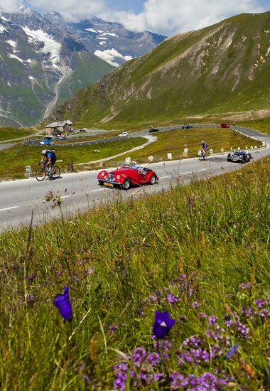 Grossglockner High Alpine Road, vintage car driveway | © grossglockner.at/Eva Repolusk