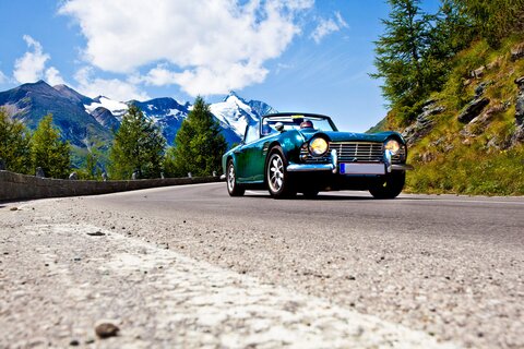 Grossglockner High Alpine Road, vintage car | © grossglockner.at/Eva Mrazek