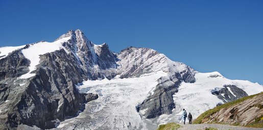 Glocknerstraße, Kaisersteinweg mit Blick auf Großglockner | © grossglockner.at/Michael Königshofer